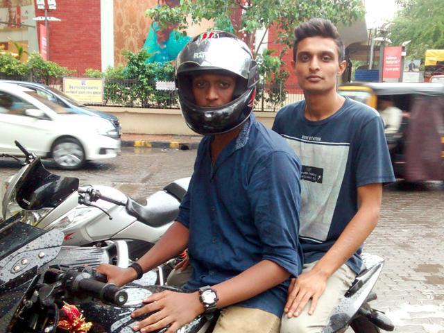 For a month now, 50 men from various biker groups have been helping the Borivali police take on chain-snatchers. (HT photo)