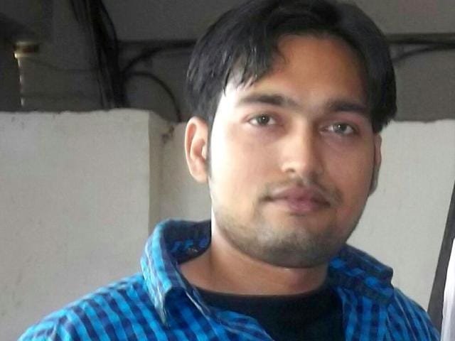 Fencing champion Hoshiyar Singh died after he was allegedly pushed off a moving train. (HT Photo) Fencing champion Hoshiyar Singh died after he was allegedly pushed off a moving train. (HT Photo)