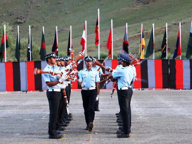 Senior army officials since Thursday held several events to pay tributes to the fallen Kargil heroes and celebrate the victories achieved in one of the toughest terrain of the country. HT Photo