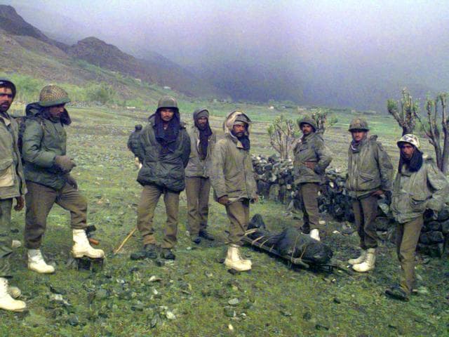 Kargil; Drass; Indian Army; Soldiers; Trucks