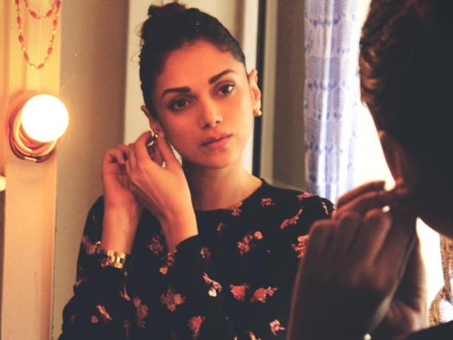 Actor Aditi Rao Hydari, a royal descendant, also prizes a diamond neck piece that belonged to her great-grandmother. (Photo: Ritwik Ghosh) Actor Aditi Rao Hydari, a royal descendant, also prizes a diamond neck piece that belonged to her great-grandmother. (Photo: Ritwik Ghosh)