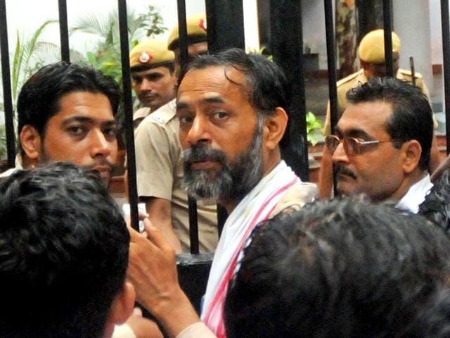 Yogendra Yadav outside the Parliament PS after his overnight arrest and detention by Delhi Police. August 11, 2015 (HT Photo) Yogendra Yadav outside the Parliament PS after his overnight arrest and detention by Delhi Police. August 11, 2015 (HT Photo)