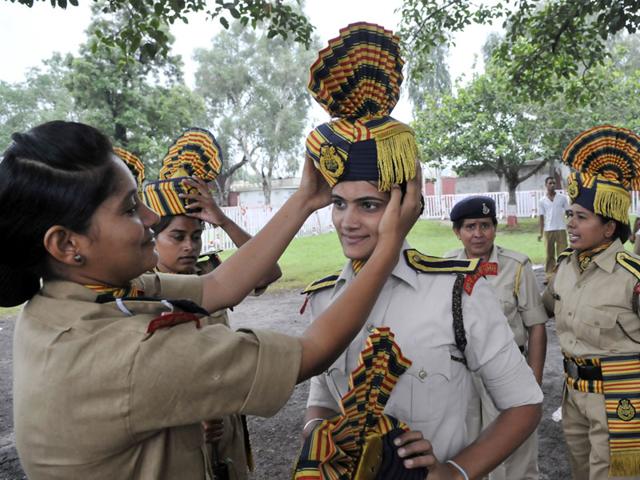 The police personnel conducted the drill to practice various ceremonies during the parade. (Praveen Bajpai/HT photo)