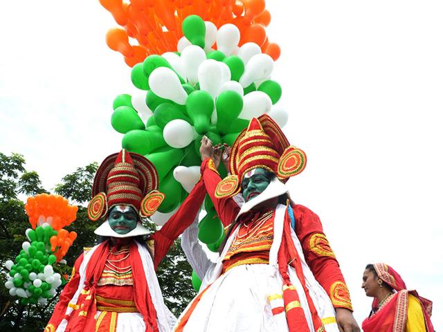 Kathakali dancers during the Independence Day celebrations in Navi Mumbai. (Photo: Bachchan Kumar)