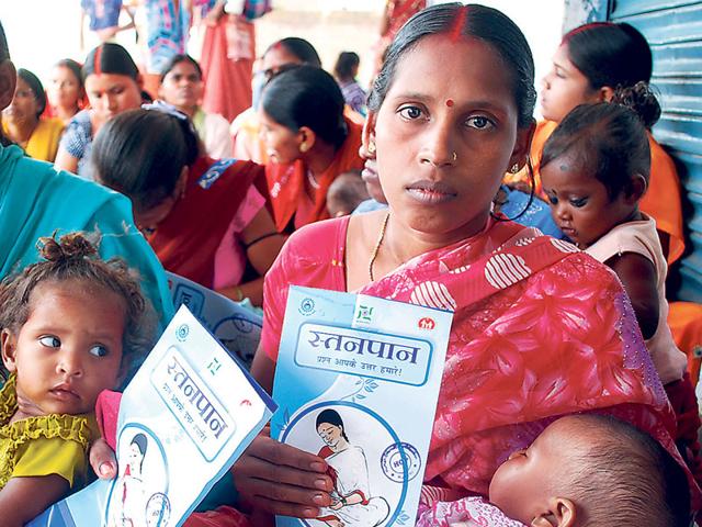 The survey reveals that the national scenario on the good breastfeeding practices is also bleak. (HT file photo/Diwakar Prasad) The survey reveals that the national scenario on the good breastfeeding practices is also bleak. (HT file photo/Diwakar Prasad)