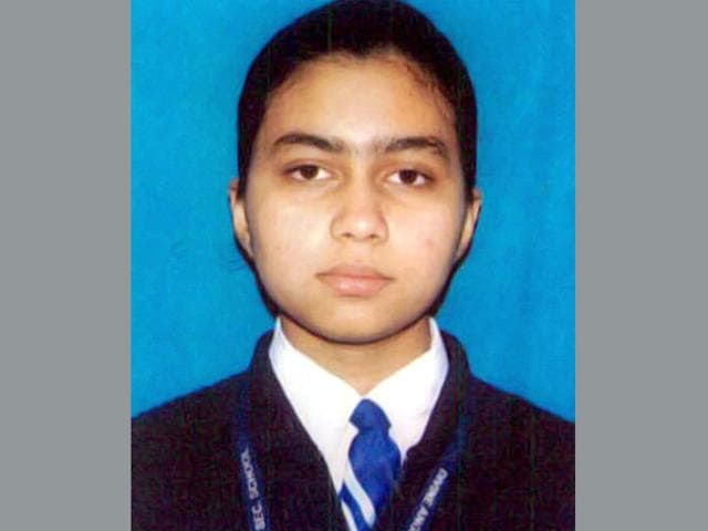 Khushi Tiwari (17) a small town girl from Karauli district of Rajasthan has bagged All India Rank (AIR) 2nd in the AIPMT retest results declared on Monday. (HT photo)
