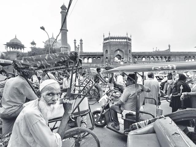 Always buzzing with life, Old Delhi has a method to its madness and charisma to its chaos that attracts people from all walks of life and all corners of the world. (Gurinder Osan/HT Photo)