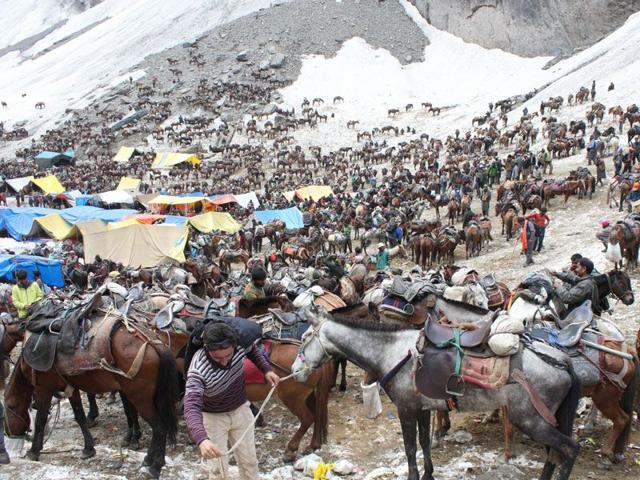 Till August 20, around 3,49,720 pilgrims have paid obeisance at the cave of Lord Shiva. Keshav Singh/HT