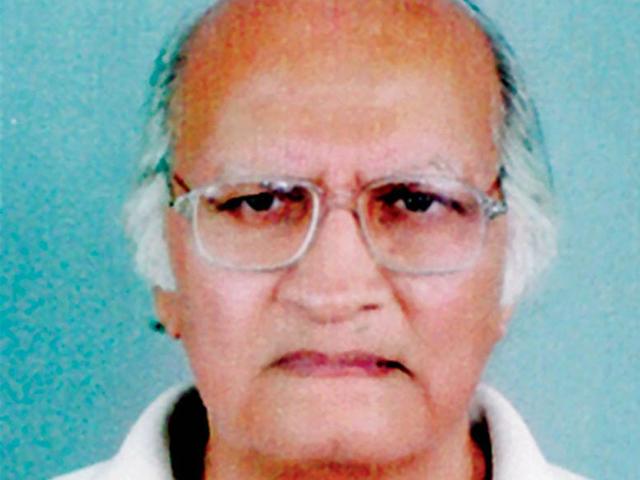 Prof Zamiruddin said politicians and bureaucrats owe a reply to the country as to why they have been neglecting government schools, hospitals and other facilities. Prof Zamiruddin said politicians and bureaucrats owe a reply to the country as to why they have been neglecting government schools, hospitals and other facilities.