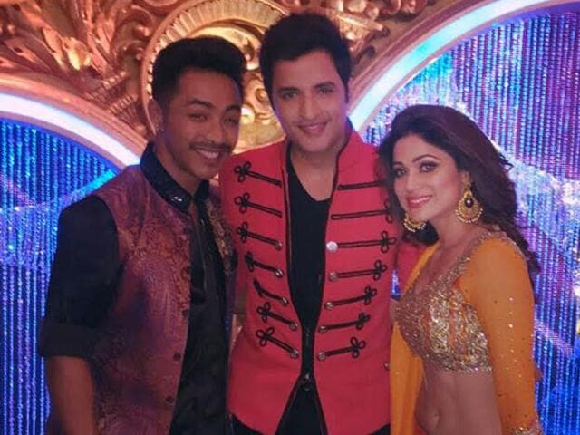 Shamita Shetty is developed close bonds with the choreographers, contestants, judges and the host on the sets of Jhalak Dikhhla Jaa. The JDJ family has bonded with each other and seems to have a lot of fun even after the cameras stop rolling.