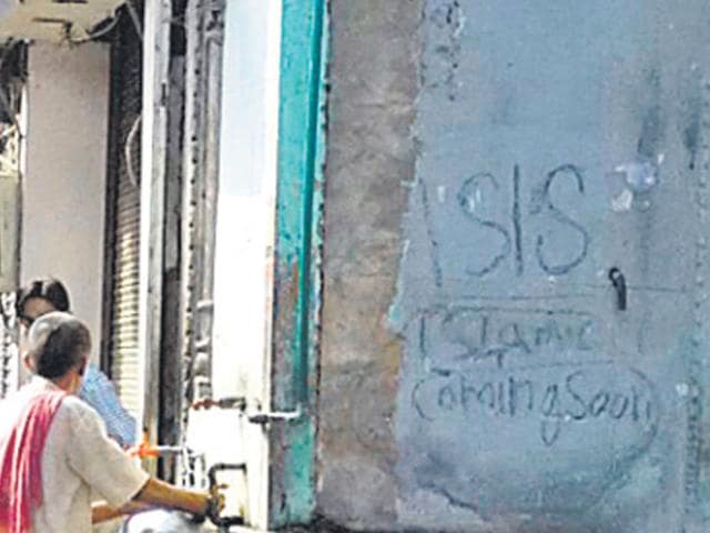 The Islamic State grafitti in Agra. (HT Photo)