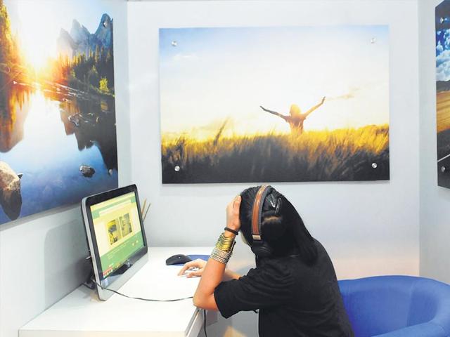 The EPsyClinic centre at Delhi's Select City Walk mall, a first of its kind, lets shoppers walk in for virtual consultations with therapists. Founder Shipra Dawar says the month-old facility gets about 40 patrons a day. (Saumya Khandelwal/HT) The EPsyClinic centre at Delhi's Select City Walk mall, a first of its kind, lets shoppers walk in for virtual consultations with therapists. Founder Shipra Dawar says the month-old facility gets about 40 patrons a day. (Saumya Khandelwal/HT)
