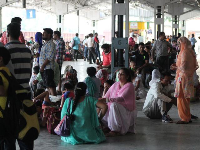 Passengers waiting for trains at Pathankot Cantt railway station in Amritsar. (HT Photo) Passengers waiting for trains at Pathankot Cantt railway station in Amritsar. (HT Photo)