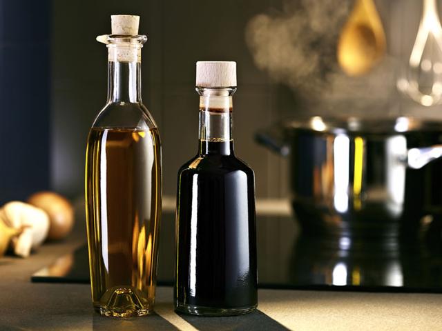 Vinegar: Cooking with vinegar can slow the passage of food through your stomach, keeping you fuller for longer.