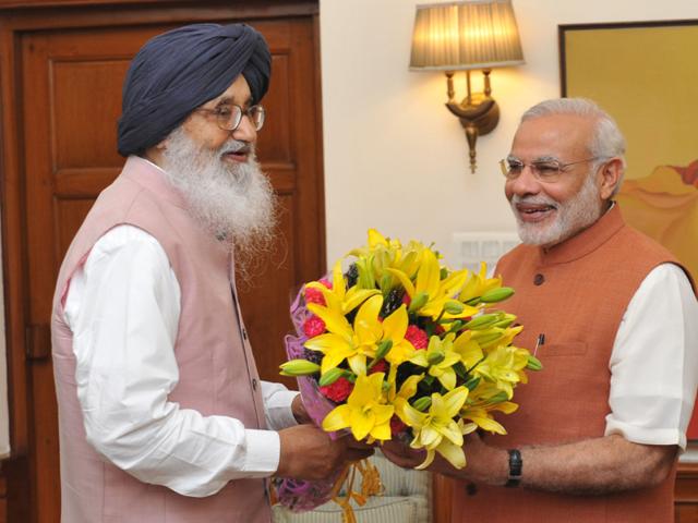 Badal-Modi meetings end up in lights, camera, inaction! - Hindustan Times