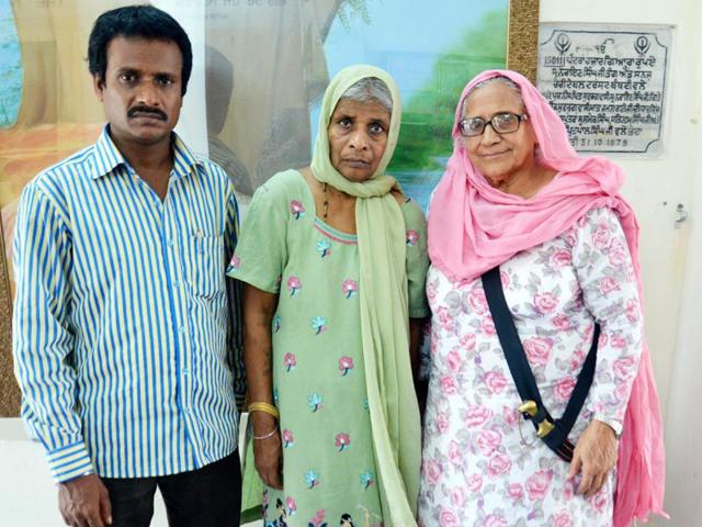 Srinivasan and his mother Lakshami (centre) with Bibi Inderjit Kaur, president, All India Pingalwara Charitable Society (right) in Amritsar on Wednesday. Srinivasan and his mother Lakshami (centre) with Bibi Inderjit Kaur, president, All India Pingalwara Charitable Society (right) in Amritsar on Wednesday.
