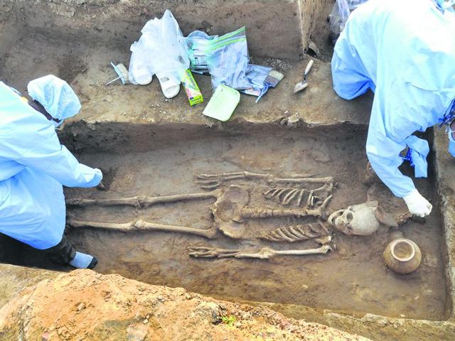 A burial spot in Rakhigarhi, a village in Haryana’s Hisar district, where DNA samples were collected from skeletons. (Manoj Dhaka/HT)