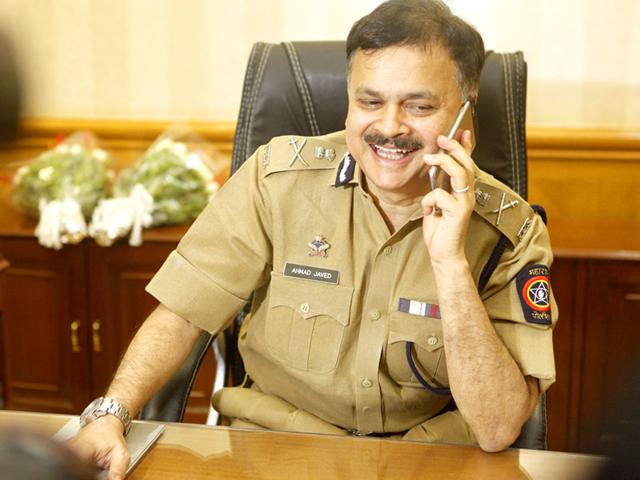Ahmed Javed, Mumbai's newly-appointed commissioner of police, addressed a press conference after taking charge, in Mumbai.(Arijit Sen/HT photo)