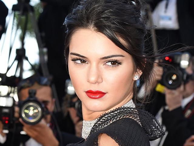 Defying the nude lips trend we saw at the 2015 Cannes Film Festival was model Kendall Jenner, who went for classic Hollywood glamour at the "Youth" screening, wearing black eyeliner, rosy cheeks and a precise, full red pout. Defying the nude lips trend we saw at the 2015 Cannes Film Festival was model Kendall Jenner, who went for classic Hollywood glamour at the "Youth" screening, wearing black eyeliner, rosy cheeks and a precise, full red pout.