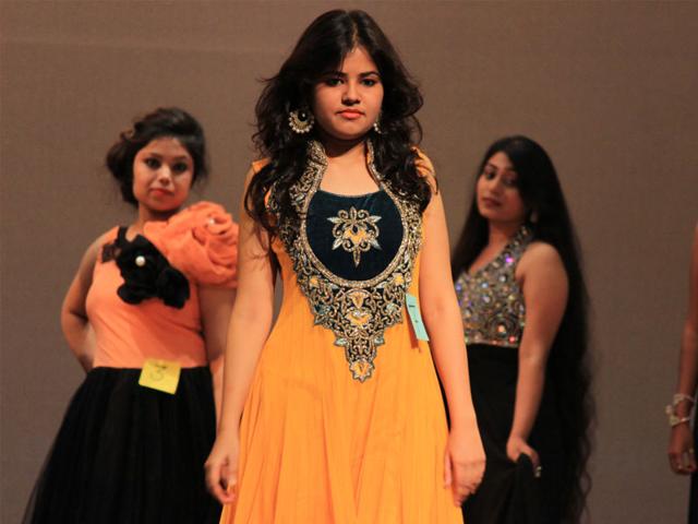 Various cultural programmes were held on the opening day of annual undergraduate fest 'Atharv' at IIM Indore on Friday. (Shankar Mourya/HT)