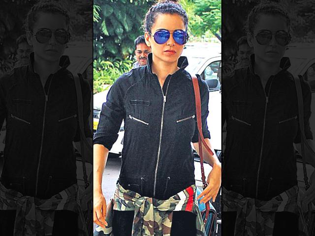 Kangana Ranaut means all business as she enters Mumbai airport. (Photo: Viral Bhayani) Kangana Ranaut means all business as she enters Mumbai airport. (Photo: Viral Bhayani)
