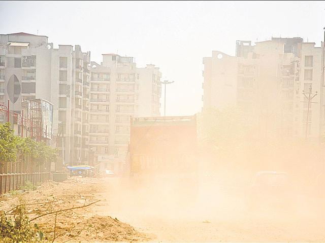 Air pollution causes short-term problems like cough, sore throat and eye irritation for most people, but people with chronic respiratory disorders may need medical management when pollution levels go up.(Kunal Patil/HT Photo) Air pollution causes short-term problems like cough, sore throat and eye irritation for most people, but people with chronic respiratory disorders may need medical management when pollution levels go up.(Kunal Patil/HT Photo)
