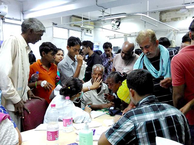 A view of Hindu Rao Hospital's dengue ward. Dengue continues to be rampant in New Delhi. (Saumya Khandelwal/ HT Photo) A view of Hindu Rao Hospital's dengue ward. Dengue continues to be rampant in New Delhi. (Saumya Khandelwal/ HT Photo)