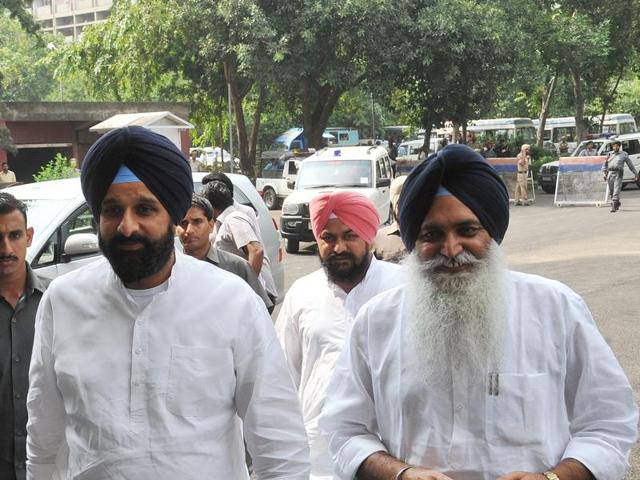 Punjab cabinet minister Bikram Singh Majithia (left) and chief parliamentary secretary Virsa Singh Valtoha are all set for the session.