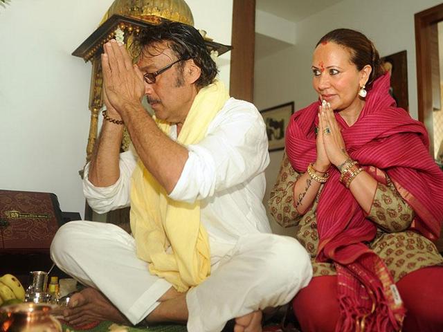 Jackie Shroff and his wife Ayesha Shroff pose for a photograph offering prayers to a statue of Lord Ganesh to mark the Hindu festival Ganesh Chaturthi in Mumbai on September 17, 2015. (AFP Photo) Jackie Shroff and his wife Ayesha Shroff pose for a photograph offering prayers to a statue of Lord Ganesh to mark the Hindu festival Ganesh Chaturthi in Mumbai on September 17, 2015. (AFP Photo)