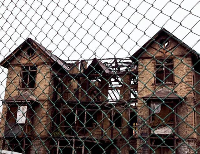 A Pandit house at Batmaloo, Srinagar (Veer Munshi) A Pandit house at Batmaloo, Srinagar (Veer Munshi)