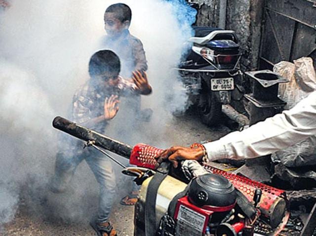 Despite civic agencies stepping up fogging efforts, there has been a spike in dengue cases across Delhi. (Sonu Mehta/HT Photo) Despite civic agencies stepping up fogging efforts, there has been a spike in dengue cases across Delhi. (Sonu Mehta/HT Photo)