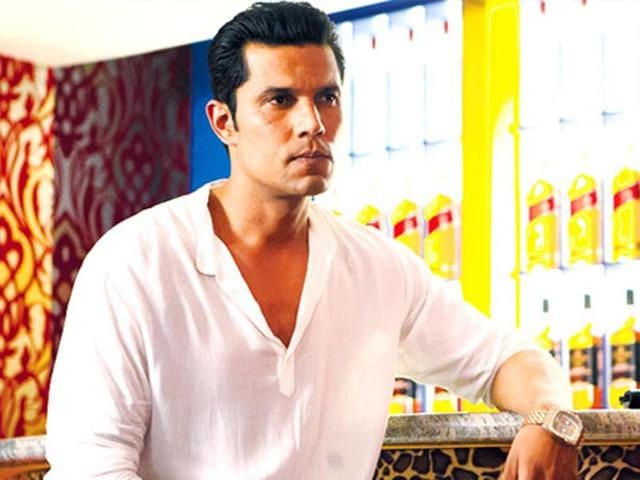 Lead actor Randeep Hooda, who plays the role of Jeet Johar, in a scene from the movie Beeba Boys. (HT Photo) Lead actor Randeep Hooda, who plays the role of Jeet Johar, in a scene from the movie Beeba Boys. (HT Photo)