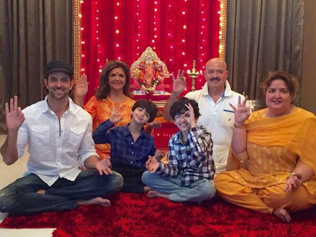 Hrithik Roshan poses for the shutterbugs as he celebrates Ganesh Chaturthi with family. (Twitter/HrithikRoshan) Hrithik Roshan poses for the shutterbugs as he celebrates Ganesh Chaturthi with family. (Twitter/HrithikRoshan)