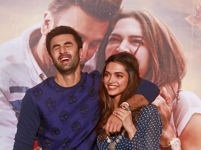 Ranbir Kapoor and Deepika Padukone were asked to recreate the Tamasha pose for the shutterbugs but the lovers-turned -colleagues-turned-friends simply couldn’t do it with a straight face. (AFP photo)