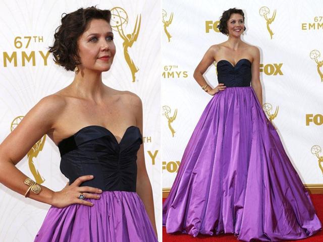 Maggie Gyllenhaal’s Oscar De La Renta gown was surely making a loud statement on the red carpet. (AGENcies)