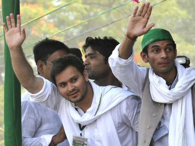 RJD leader Lalu Prasad's sons Tejaswi and Tej Pratap seen at party's 'parivartan rally' in Patna. (HT File Photo) RJD leader Lalu Prasad's sons Tejaswi and Tej Pratap seen at party's 'parivartan rally' in Patna. (HT File Photo)
