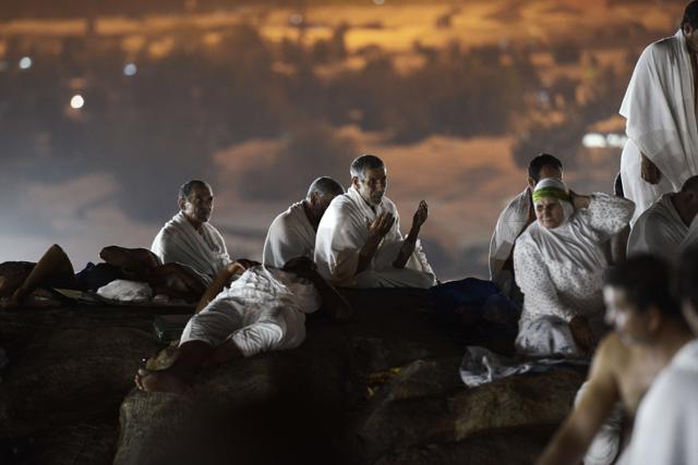 Muslim pilgrims join one of the haj rituals on Mount Arafat near Mecca on Wednesday. (AFP Photo)