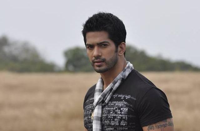 Amit Tandon is known for playing the role of Dr Abhimanyu Modi in the television series Dill Mill Gayye. (Facebook) Amit Tandon is known for playing the role of Dr Abhimanyu Modi in the television series Dill Mill Gayye. (Facebook)