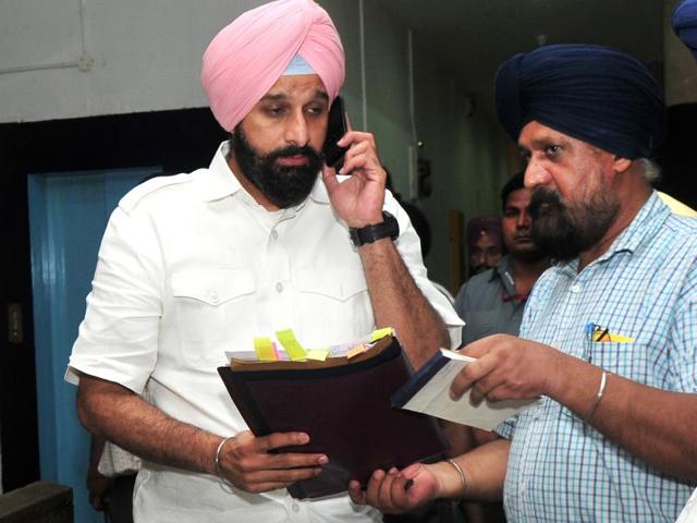 Punjab cabinet minister Bikram Singh Mjithia arrives to participate in the last day of the Vidhan Sabha session in Chandigarh on Thursday. (Ravi Kumar/HT Photo)