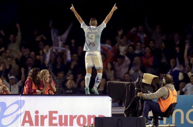 Celta Vigo's Iago Aspas celebrates scoring his first goal against Barcelona. (Reuters Photo) Celta Vigo's Iago Aspas celebrates scoring his first goal against Barcelona. (Reuters Photo)