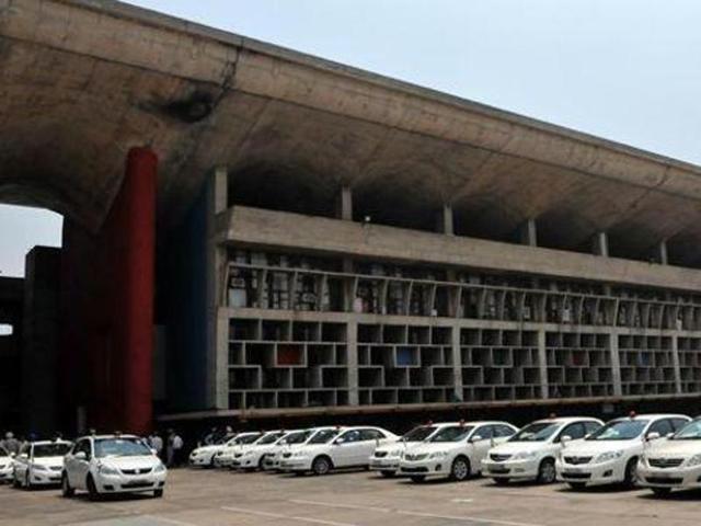 Sources in the legal fraternity say that 100 to 120 law officers each would be enough to represent Punjab and Haryana before the 55-odd benches of the high court, but both states have nearly 150 each.(HT Photo) Sources in the legal fraternity say that 100 to 120 law officers each would be enough to represent Punjab and Haryana before the 55-odd benches of the high court, but both states have nearly 150 each.(HT Photo)
