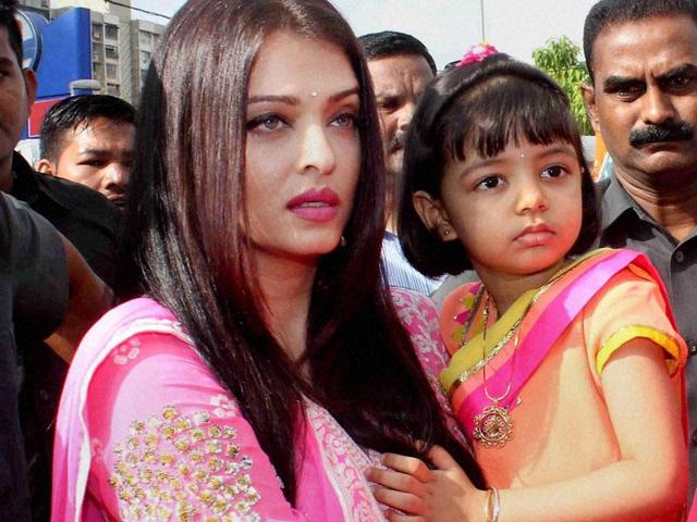 Aishwarya Rai Bachchan with her daughter Aaradhya visits Siddhivinayak Temple in Mumbai on Thursday, Sept 24. (PTI)