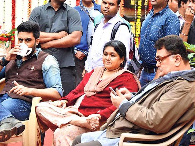 Abhishek Bachchan, Supriya Pathak and Rishi Kapoor were on the sets of a TV show to promote their upcoming film, All Is Well. (Photo: Viral Bhayani)