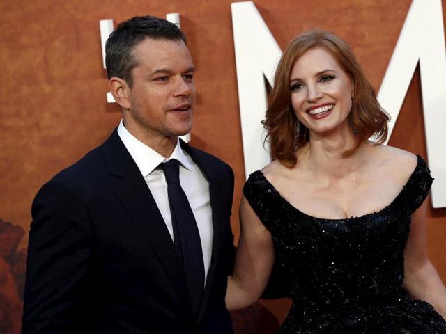 Actors Matt Damon and Jessica Chastain arrive for the UK premiere of The Martian at Leicester Square in London. (REUTERS)