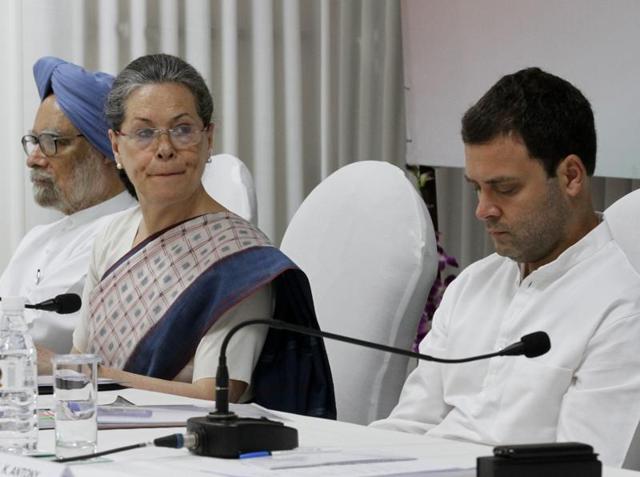 Congress vice-president Rahul Gandhi with party chief Sonia Gandhi and former prime minister Manmohan Singh. (Arvind Yadav/HT File Photo) Congress vice-president Rahul Gandhi with party chief Sonia Gandhi and former prime minister Manmohan Singh. (Arvind Yadav/HT File Photo)