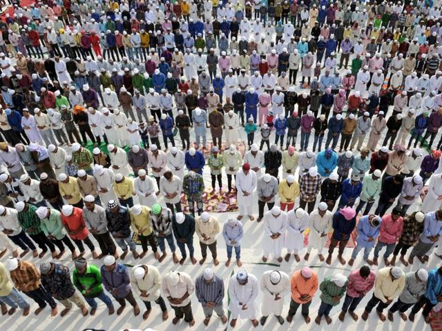 Muslims offering prayers on the occasion of Eid-ul-Adha in Jalandhar on Friday. (Pardeep Pandit/HT)