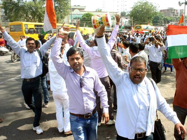 Agitating teachers were detained by police at Lalghati Square in Bhopal on Friday. ((Bidesh Manna/HT photo)) Agitating teachers were detained by police at Lalghati Square in Bhopal on Friday. ((Bidesh Manna/HT photo))