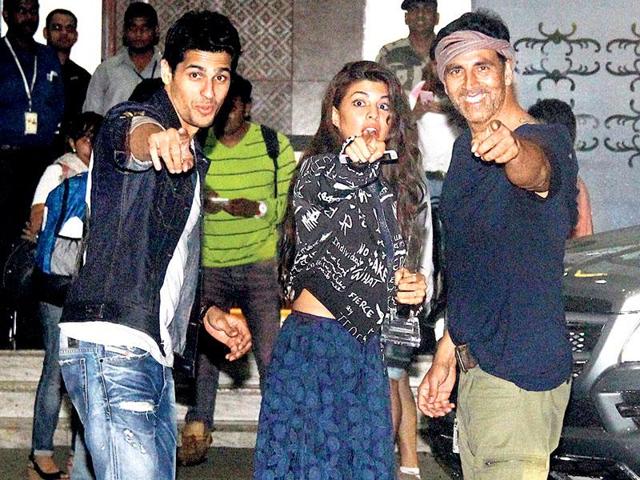 Sidharth Malhotra, Jacqueline Fernandez and Akshay Kumar strike a pose. (Photo: Yogen Shah)