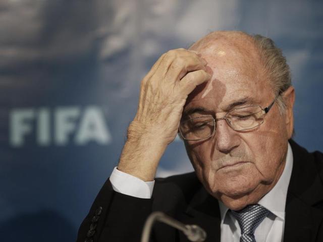 Uefa president Michel Platini (R) and Fifa president Sepp Blatter seen in this file photo taken on May 29, 2015. (REUTERS) Uefa president Michel Platini (R) and Fifa president Sepp Blatter seen in this file photo taken on May 29, 2015. (REUTERS)