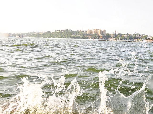 Currently, the water level at the Upper Lake stands at 1664.7 feet while its full tank level is 1666.8 feet.((Praveen Bajpai/HT photo))